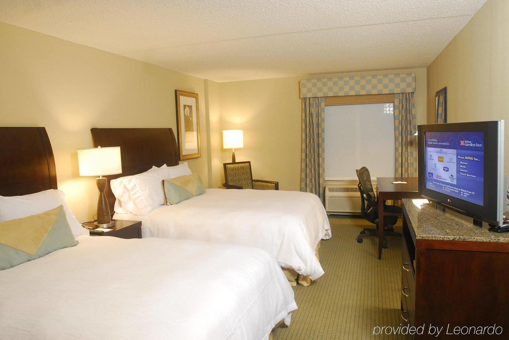 Hilton Garden Inn Frederick Room photo